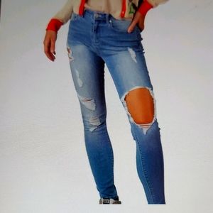 High rise Destructed skinny jeans 👖